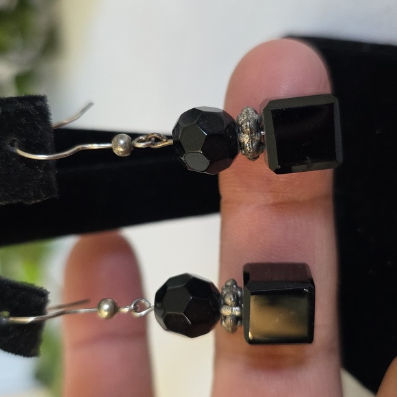 Classic Black Graduated Crystal Faceted Bead Necklace and Earrings Set - Picture 5 of 11